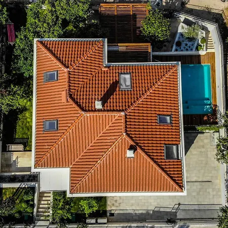 Villa Central בית הארחה 4*