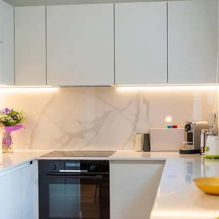 Villa Central בית הארחה 4*