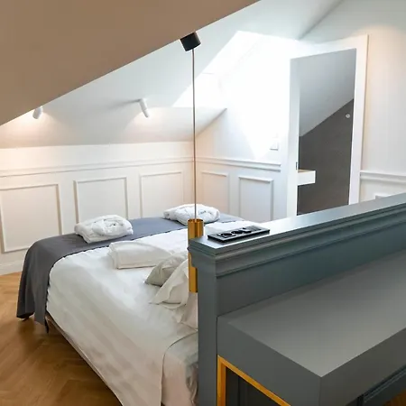 Villa Central سبليت