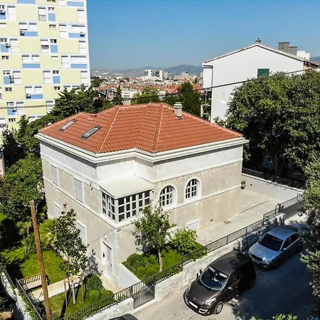 Guest house Villa Central 4*