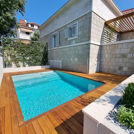 Guest house Villa Central 4*